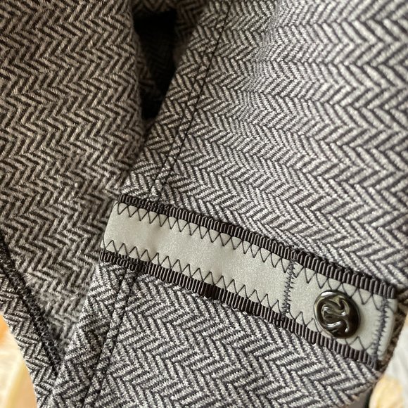 Lululemon Vinyasa Scarf - Picture 4 of 6